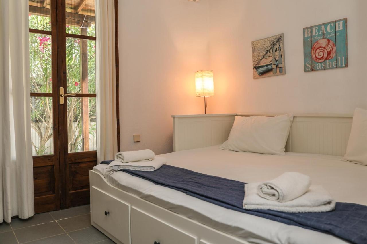 Golden View Villa Skiathos Town Exterior photo