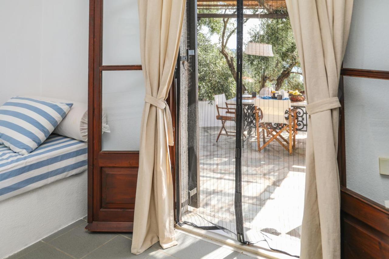 Golden View Villa Skiathos Town Exterior photo